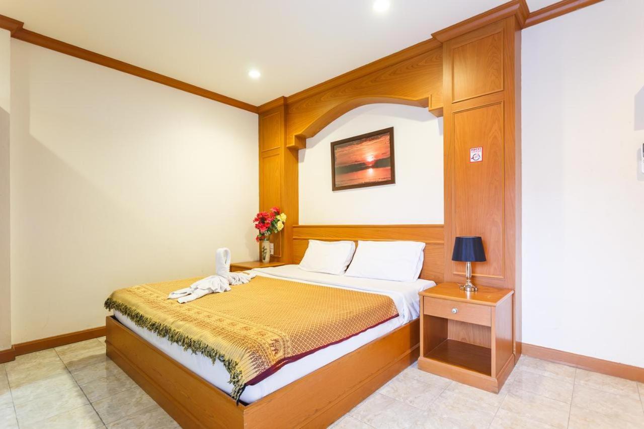 Oyo 739 Presley Guesthouse Phuket Patong Extérieur photo
