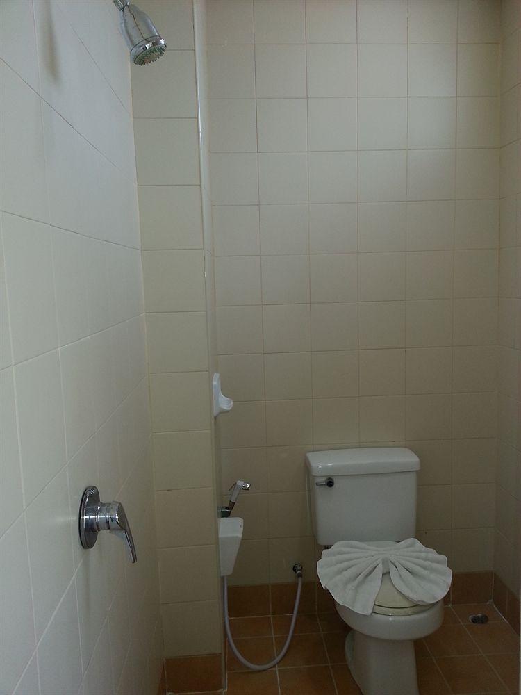Oyo 739 Presley Guesthouse Phuket Patong Extérieur photo
