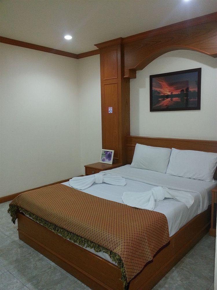 Oyo 739 Presley Guesthouse Phuket Patong Extérieur photo