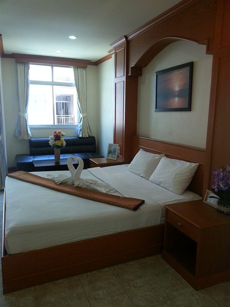Oyo 739 Presley Guesthouse Phuket Patong Extérieur photo