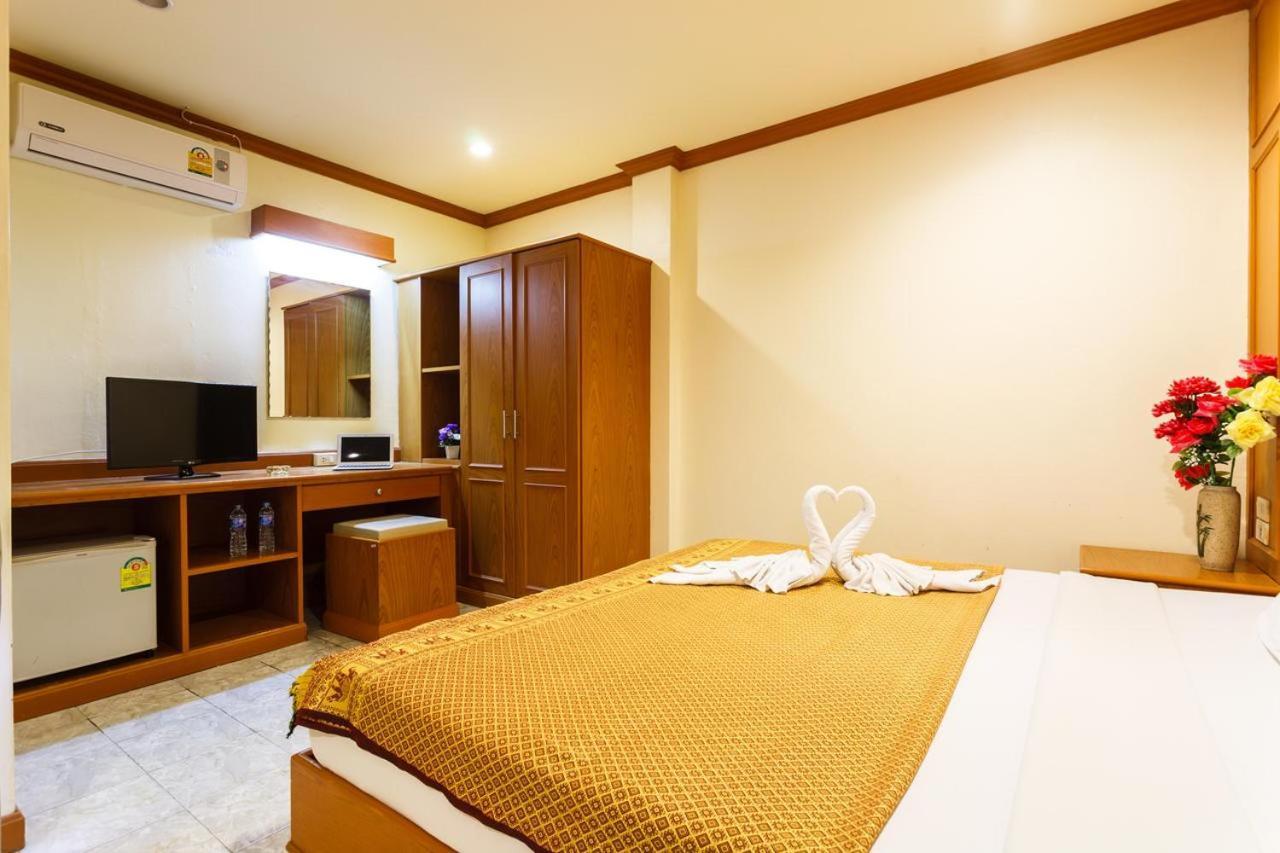 Oyo 739 Presley Guesthouse Phuket Patong Extérieur photo
