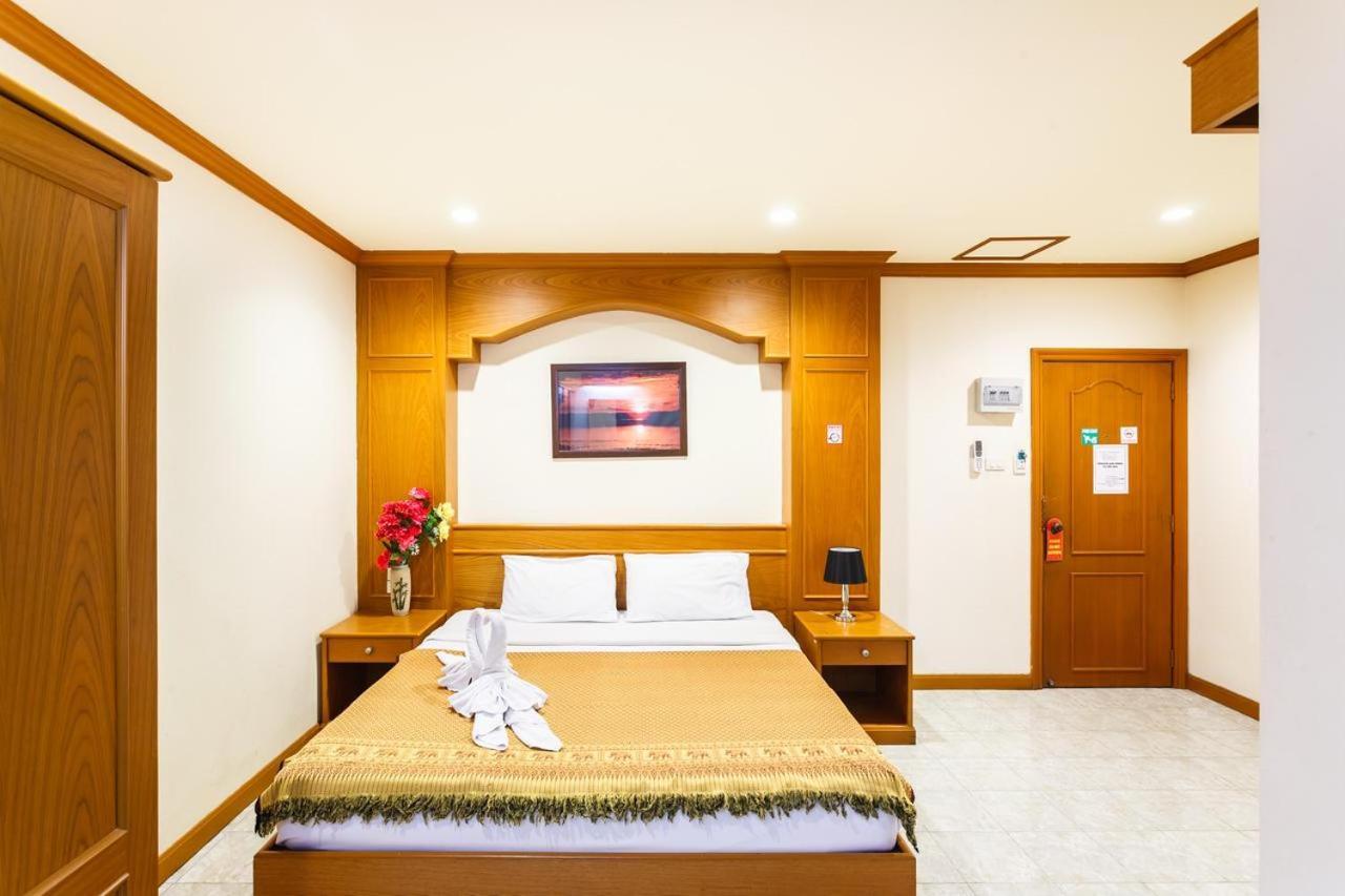 Oyo 739 Presley Guesthouse Phuket Patong Extérieur photo