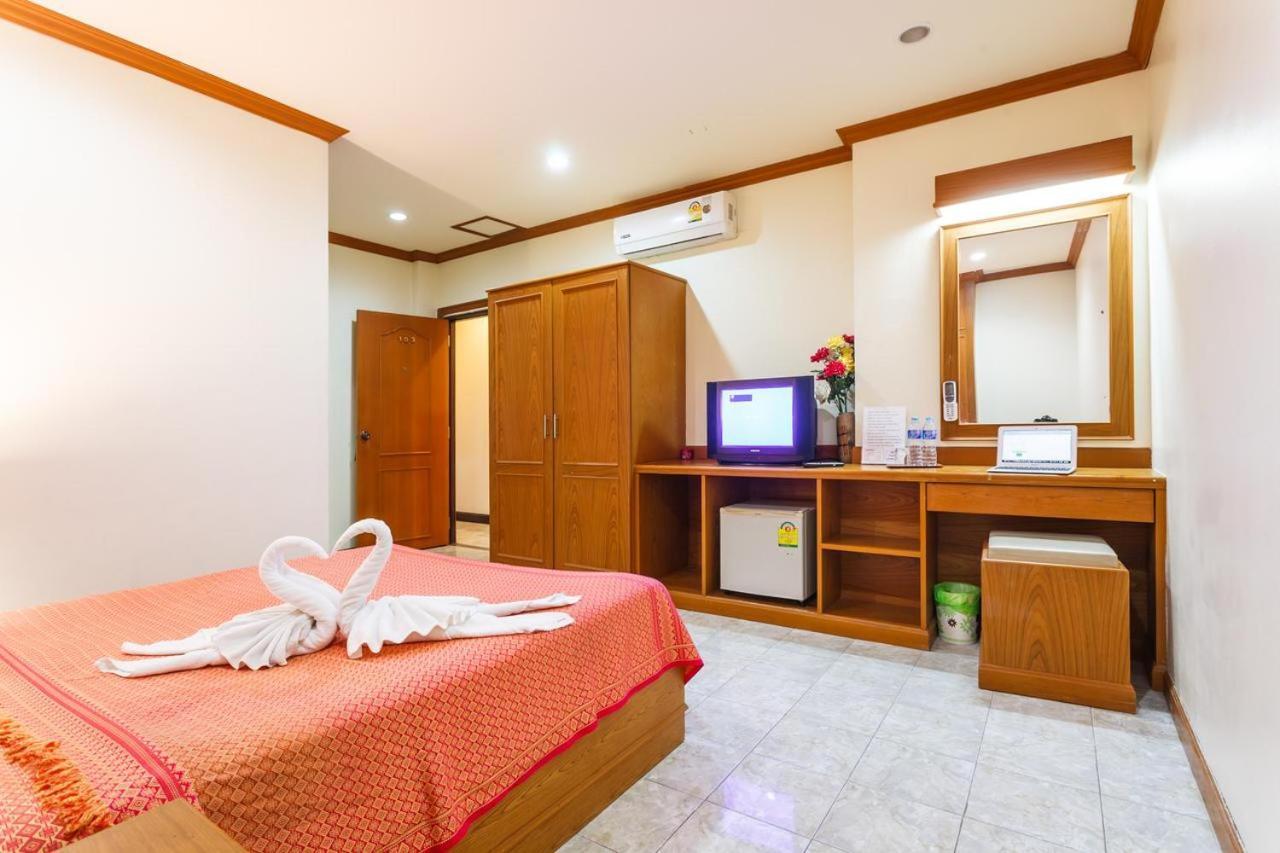 Oyo 739 Presley Guesthouse Phuket Patong Extérieur photo